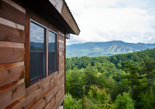 Romantic Mountain Retreats: Tips for Couples Escaping to Pigeon Forge